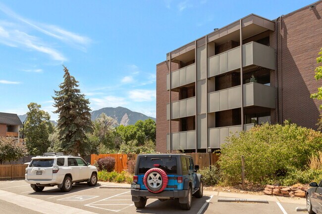 Primary Photo - 2227 Canyon Blvd