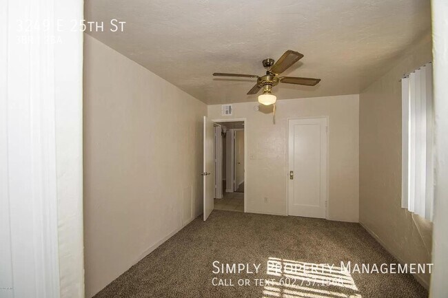 Building Photo - Great 3 bed 2 bath near UofA/ downtown Tuc...