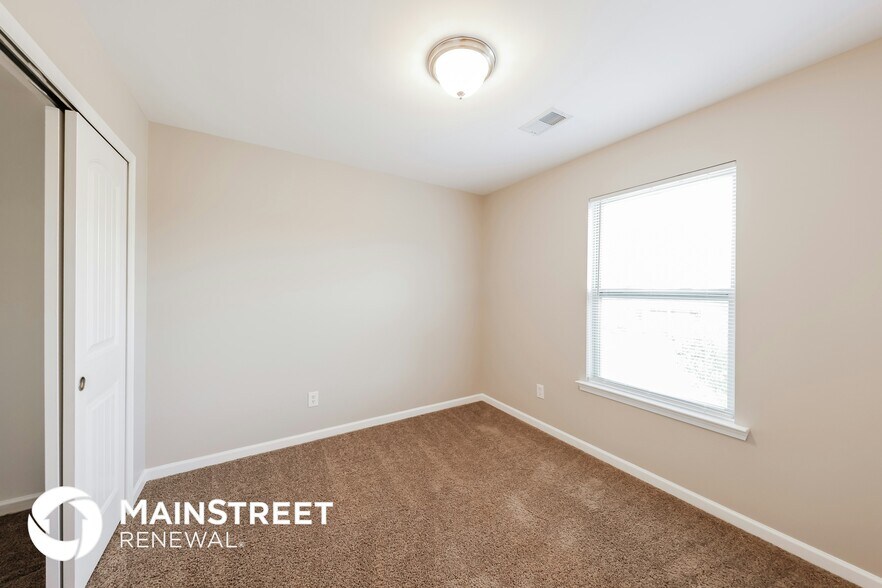 Building Photo - 140 Blackberry Cv