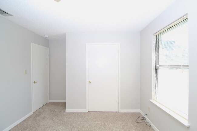 Building Photo - West Pensacola Rental with 3 Bedrooms, Privacy-Fenced Yard, Indoor Laundry Room & Easy Access to ...