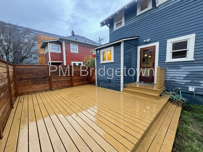 Building Photo - 4733 SE Yamhill St