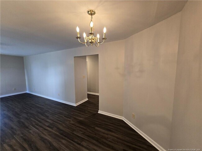 Building Photo - 267 Waterdown Dr
