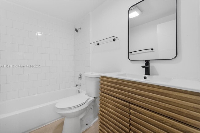 Building Photo - 12101 NE 6th Ave