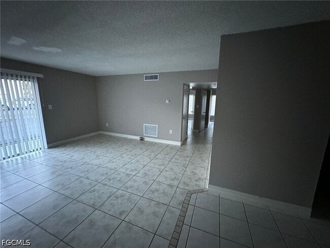 Building Photo - 1830 Maravilla Ave
