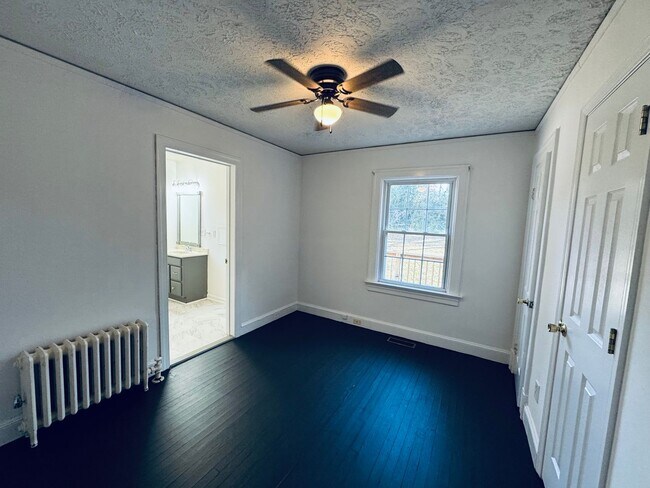 Building Photo - 1104 Toledo Ave