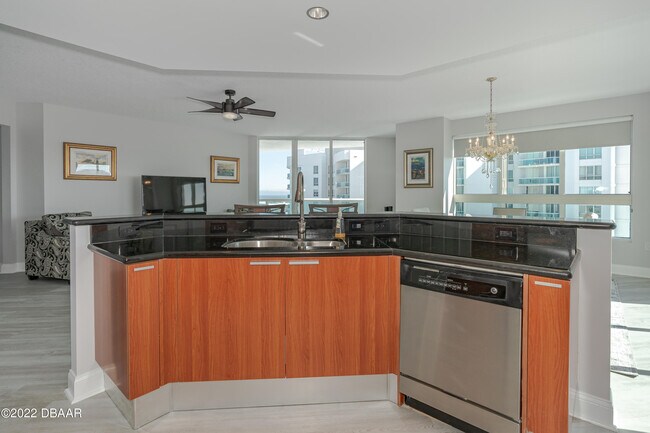 Building Photo - 241 Riverside Dr