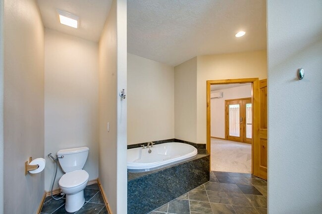 Building Photo - North End One Bedroom - Near Whitewater Pa...