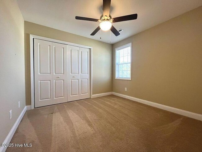 Building Photo - 225 Savannah Garden Dr