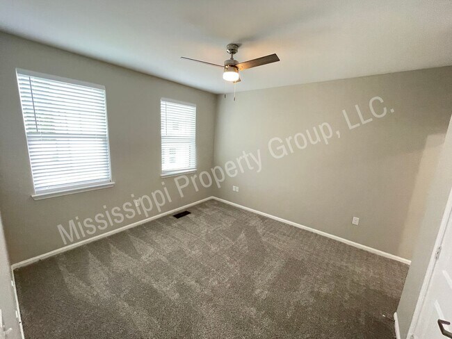 Building Photo - 517 Olive Branch Way