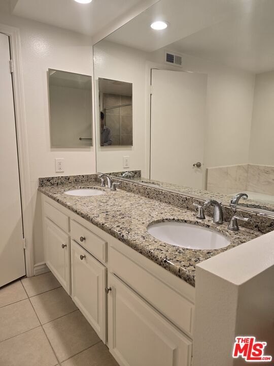Building Photo - 4444 Wilshire Blvd