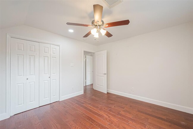 Building Photo - 12127 Carriage Hill Dr