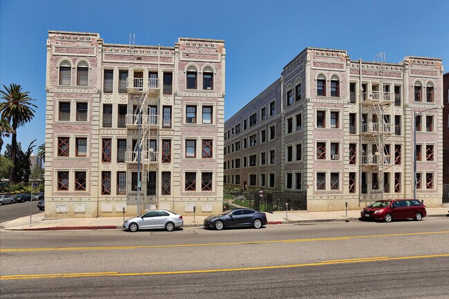 Building Photo - 2121 James M Wood Blvd