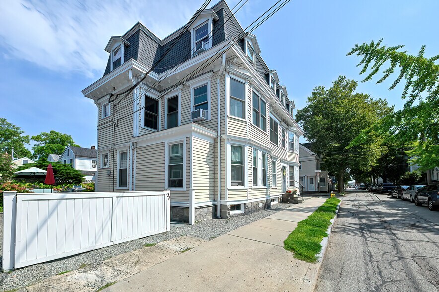 Building Photo - 91 Water St