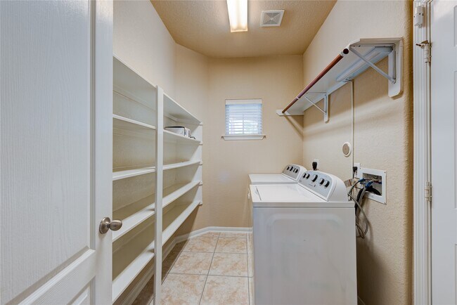 Building Photo - 4323 Wellington Grove Ln