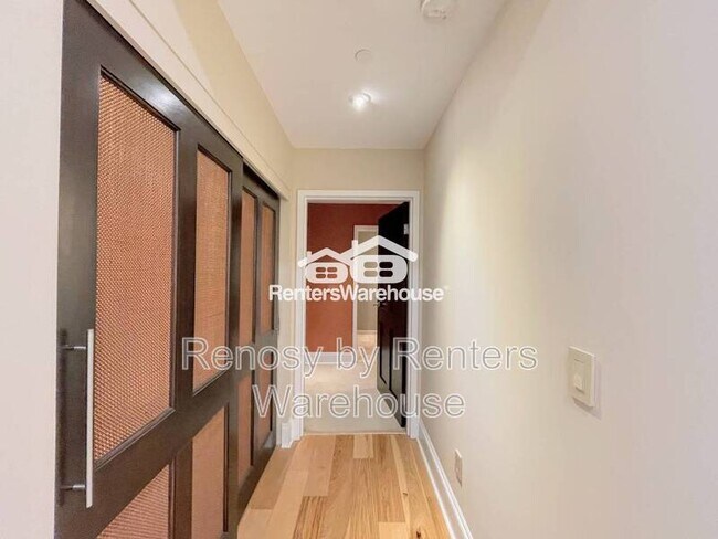 Building Photo - 219 Granby St