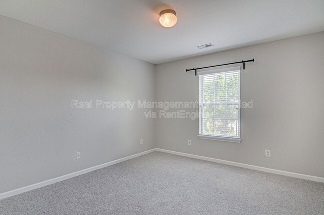 Building Photo - 5972 Hollow Wood Ct