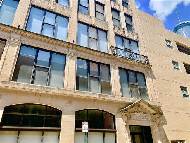 Building Photo - 90 Fairlie St NW