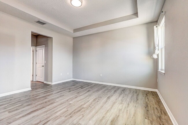 Building Photo - 32848 Sand Creek Dr