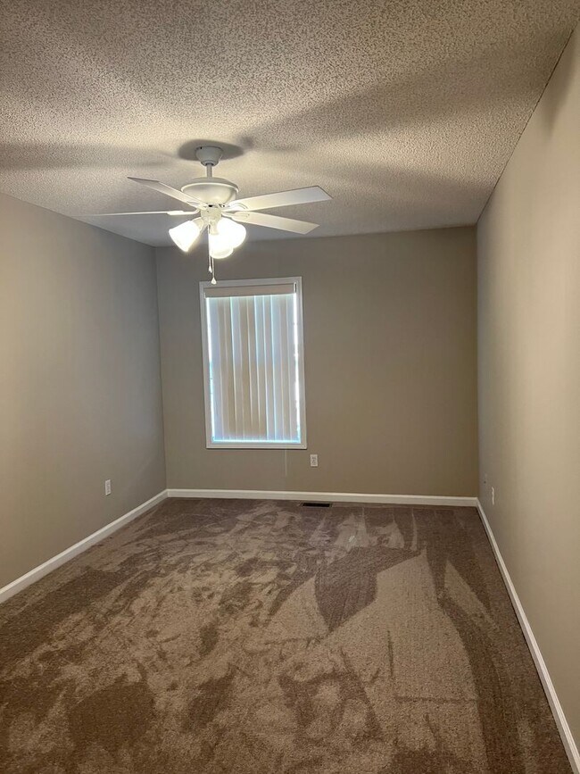 Building Photo - 153 Woodberry Dr