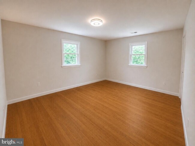 Building Photo - 12658 Scaggsville Rd