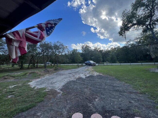 Building Photo - 5135 N Western Dr