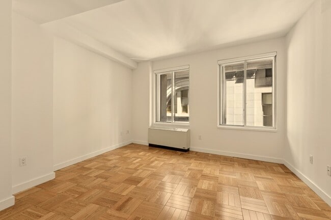 Interior Photo - 20 Exchange