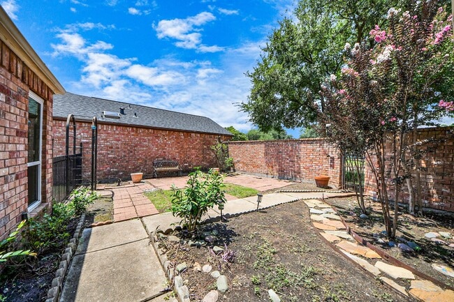 Building Photo - 13127 Stancliff Oaks St
