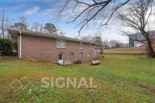 Building Photo - 330 Harlem Ave