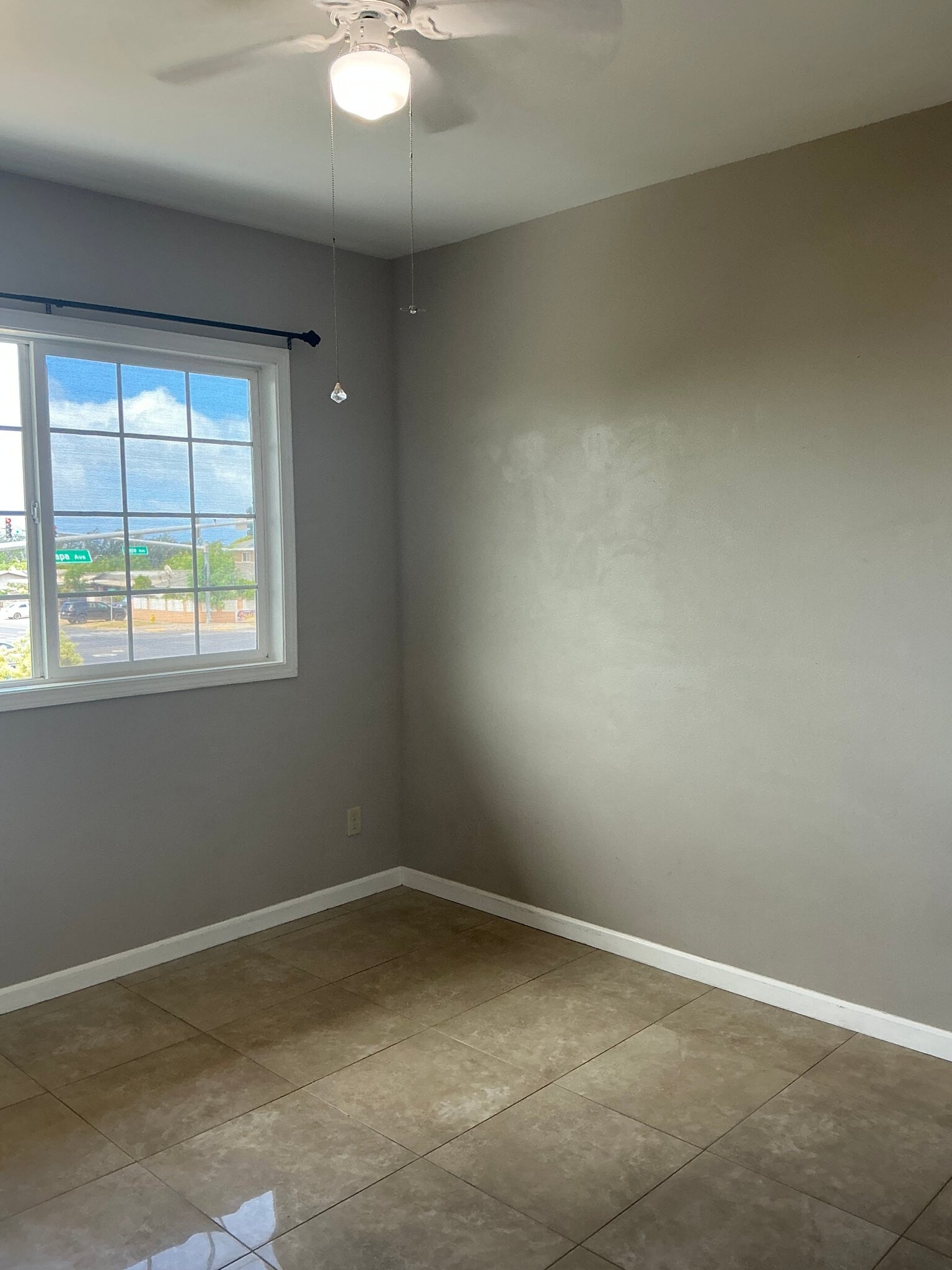 Building Photo - 645 Komo Pl