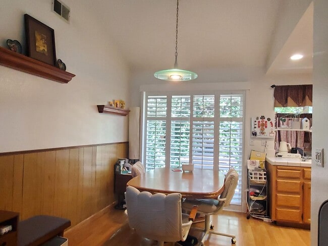 Building Photo - Cute Home in Great Location, A/C, W/D, Wood Floors, Remodeled Bathrooms, 2C Garage, Beautiful Yards!