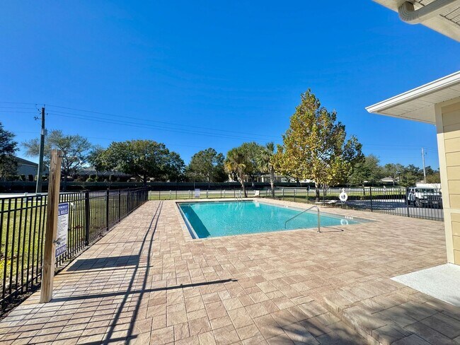 Building Photo - 632 Autumn Stream Dr