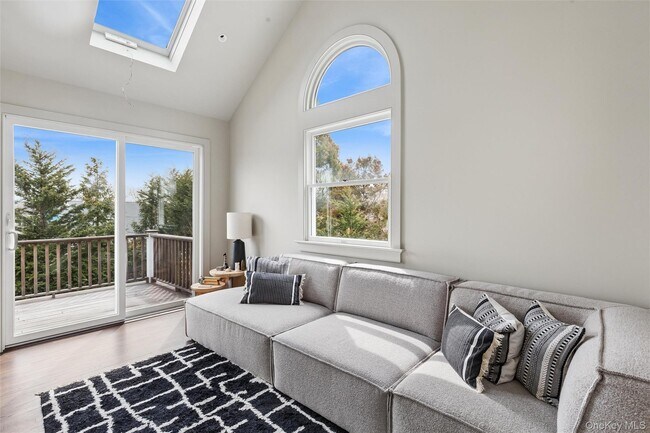 Building Photo - 4 Glynn Dr