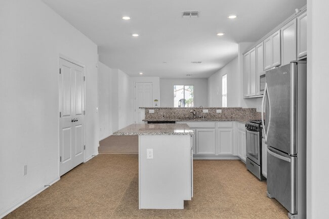 Building Photo - 6919 Feather Hl St