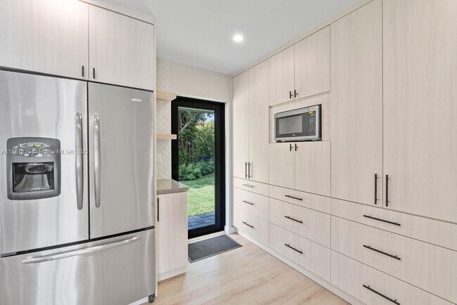 Building Photo - 10460 SW 93rd St