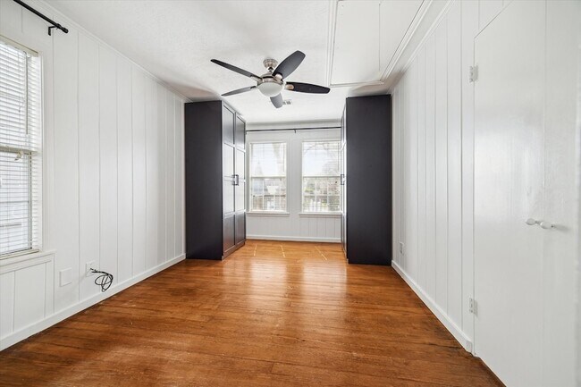 Building Photo - 2108 Branard St