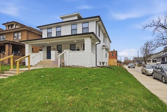 Building Photo - 1038 N Parker Ave