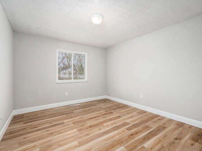 Building Photo - 740 Kienle Ave