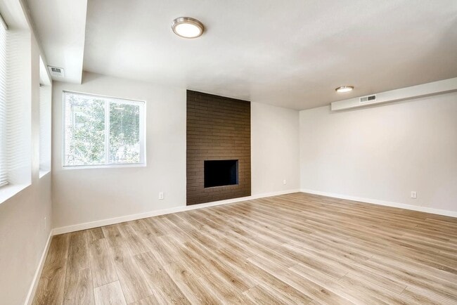 Building Photo - 4721 43rd Ave S