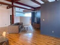 Building Photo - 412 Main St