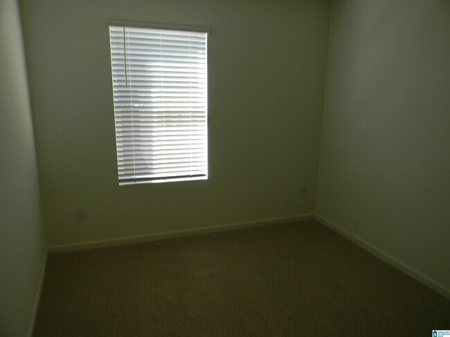 Building Photo - 640 Koslin Ct
