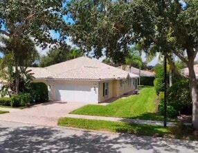 Building Photo - 4949 Kingston Way