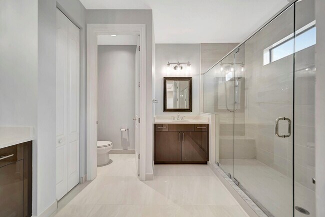 Building Photo - 9893 Brickhill Dr