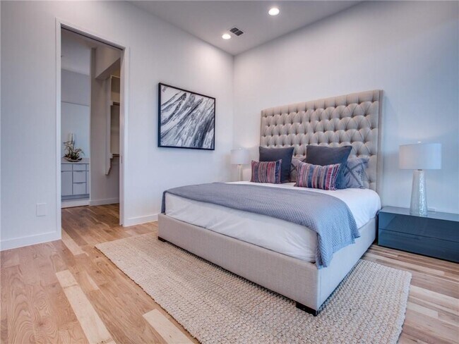 Building Photo - 5225 Crestfield Pl