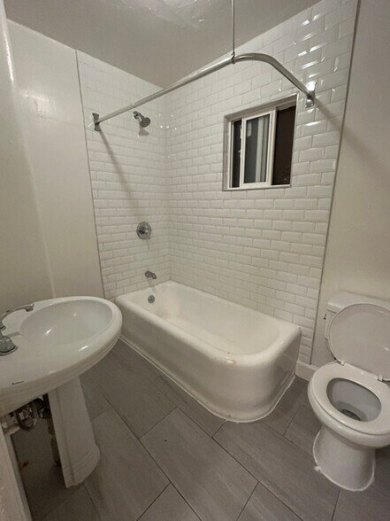 Building Photo - 1523 N McCadden Pl