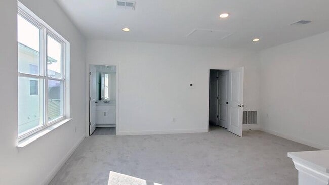 Building Photo - 19244 Allium Pl