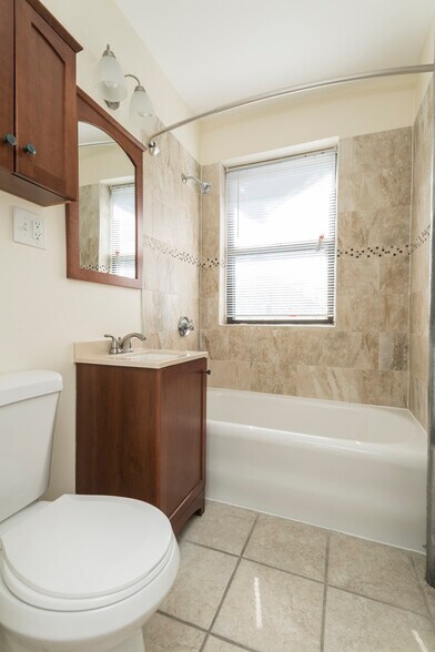 Building Photo - 119 Highland Ave