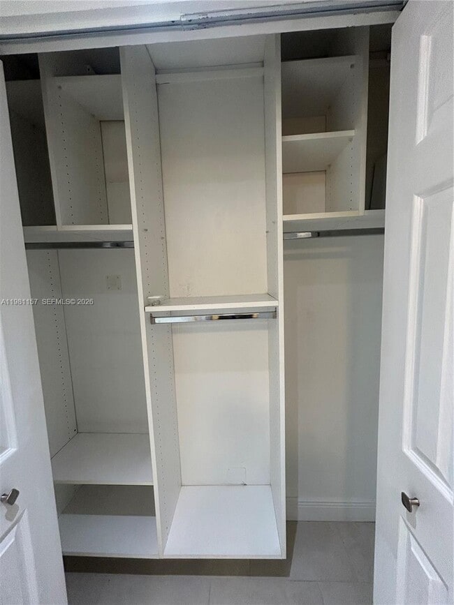 Building Photo - 20301 W Country Club Dr