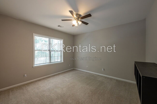 Building Photo - 2358 Towneview Ct SE
