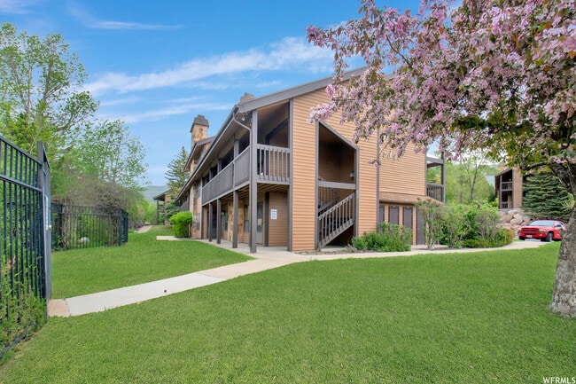 Building Photo - 3615 N Wolf Creek Dr