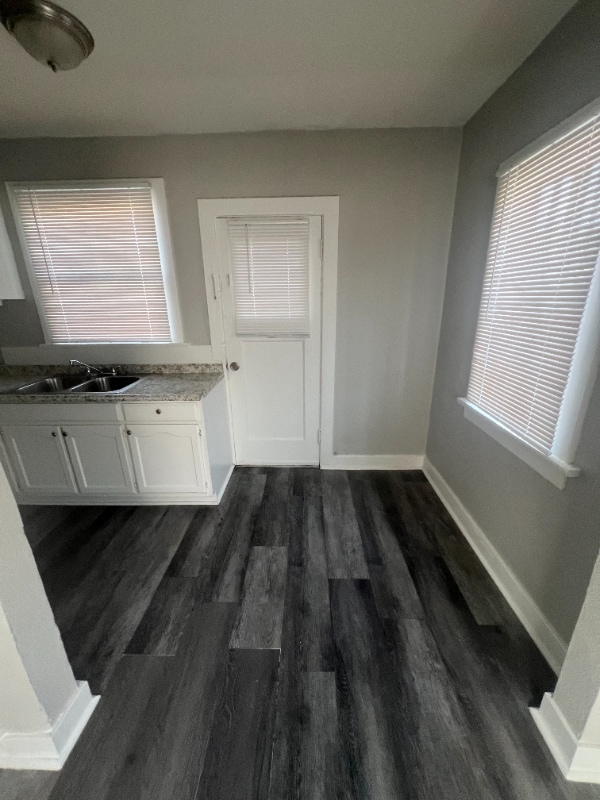 Building Photo - 1743 Sichel St